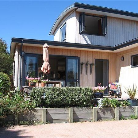 Kotuku Bed & Breakfast Уангамата Екстериор снимка
