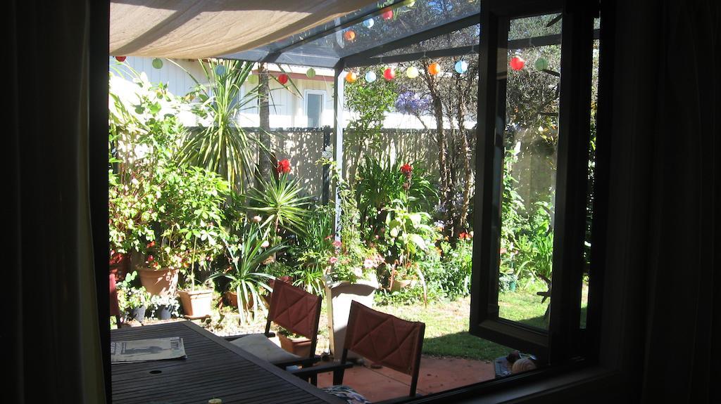 Kotuku Bed & Breakfast Уангамата Екстериор снимка